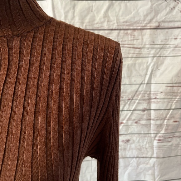 NWT Sugar Moon M Medium Womens Downtown Brown FG Ribs Sweater - Picture 3 of 6
